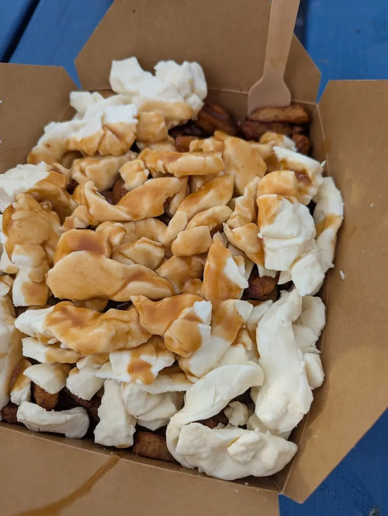 Nore Viewz_Lait Charbonneau_Sainte-Anne-des-Plaines_review