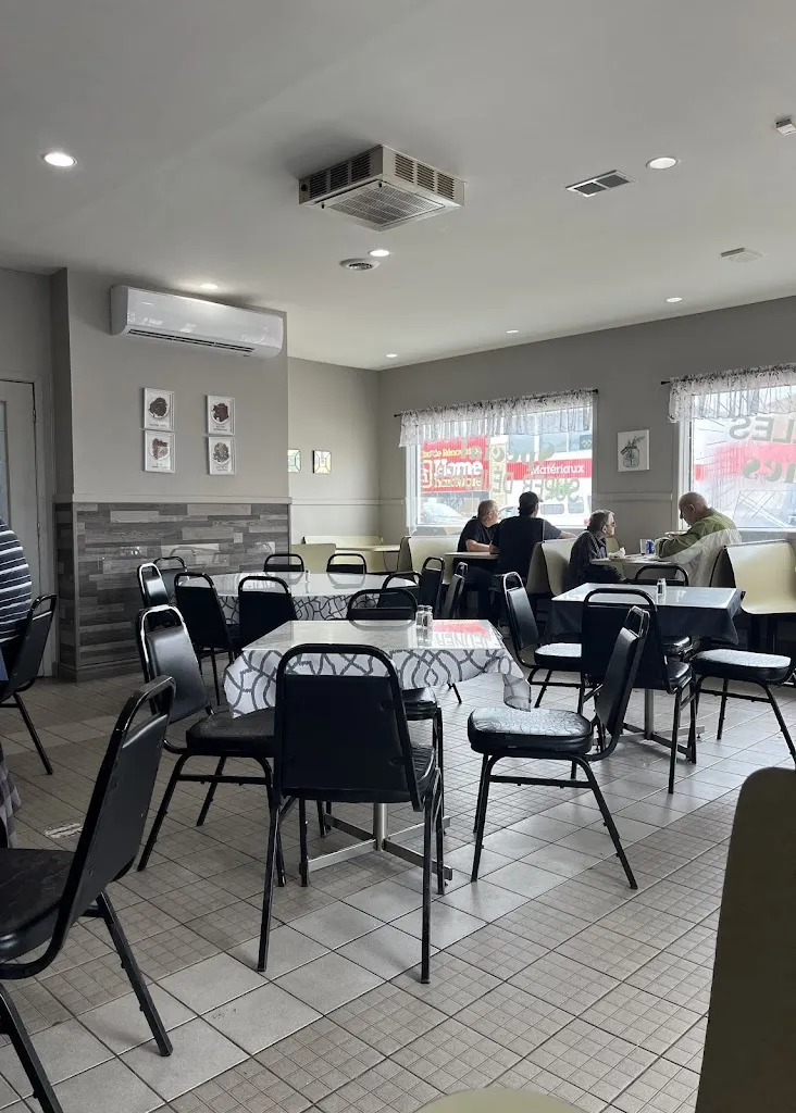 Resto Centre-Ville restaurante en Senneterre