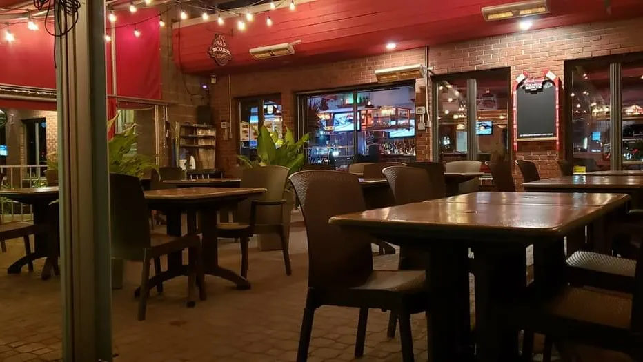 Resto Bar Et Grill Friends Inc. restaurant in Sainte-Thérèse