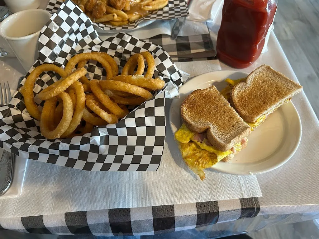 Kristi Evans_Hursty's Bar & Grill_Shawville_bewertung