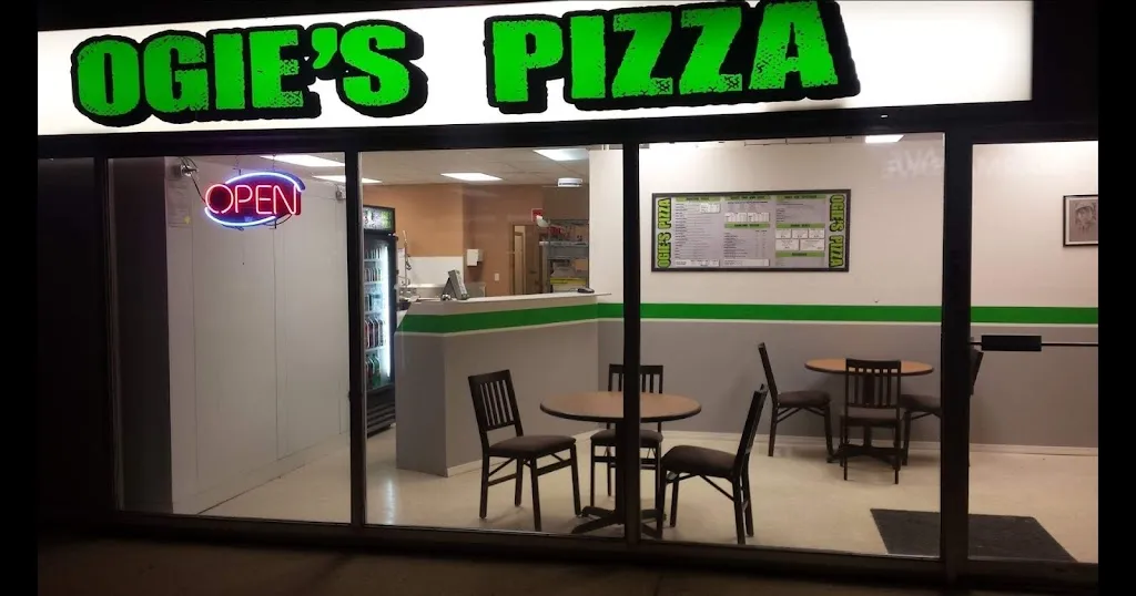 Ogie's Pizza restaurante en Rimbey