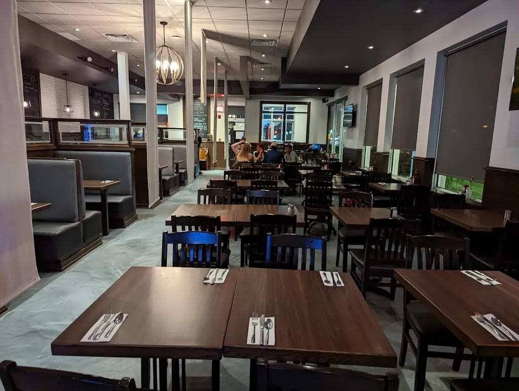 Le P'tit Réveil - La P'tite Soirée restaurante en Varennes