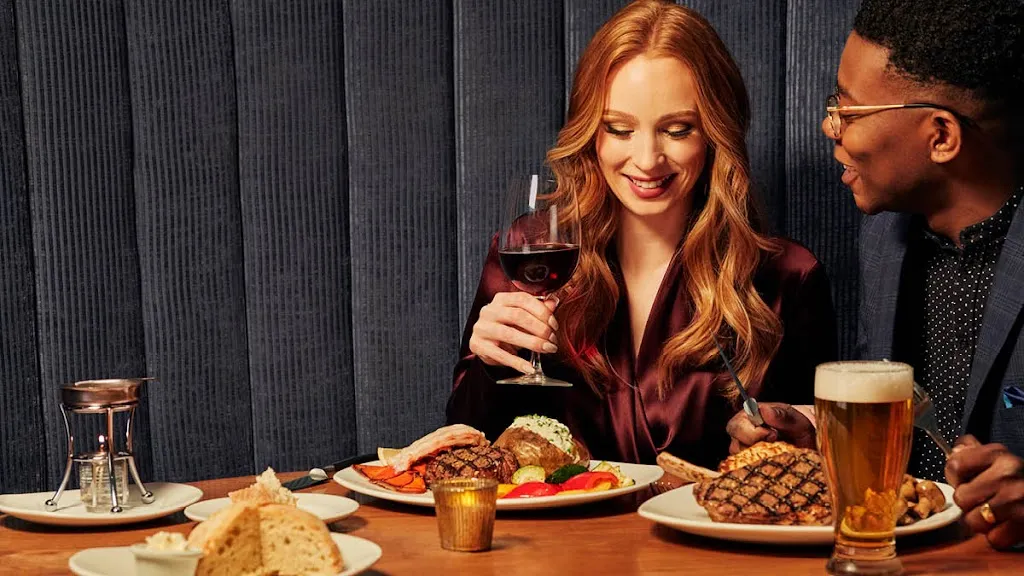 The Keg Steakhouse + Bar - Place Ville Marie_Ville-Marie_slider_immagine_3