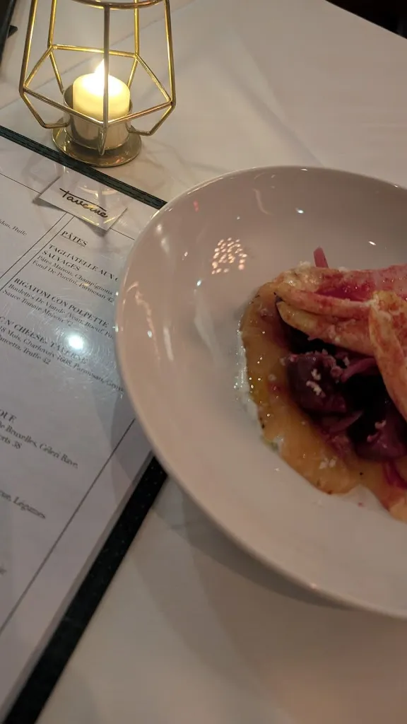 Krystina Roman_Taverne Sur Le Square_Westmount_recensione