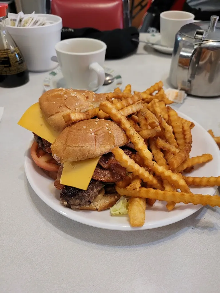 Mike Fritzler_Wong's Cafe_Canora_reseña