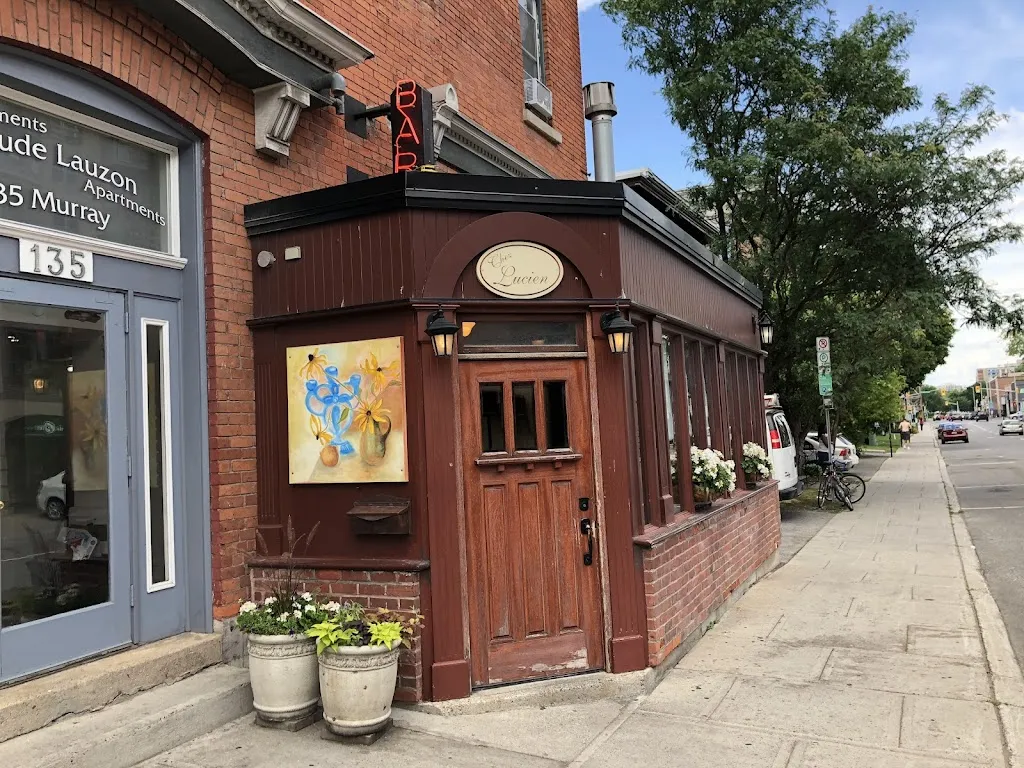 Chez Lucien restaurante en Rideau Park
