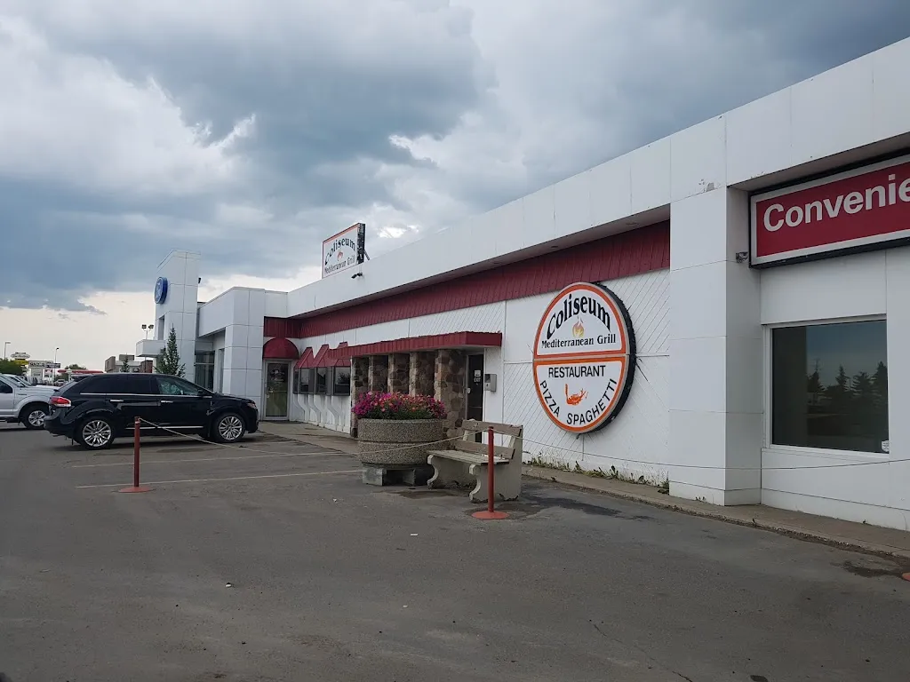 Coliseum Mediterranean Grill restaurante en Kindersley