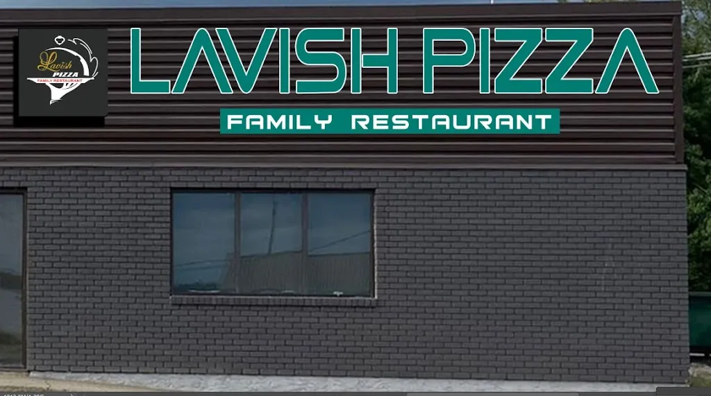 Lavish Pizza and Family Restaurant restaurante en La Ronge
