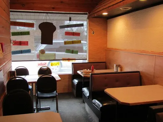 Everett Gamble_King's Chicken & Pizza_Rosthern_avis