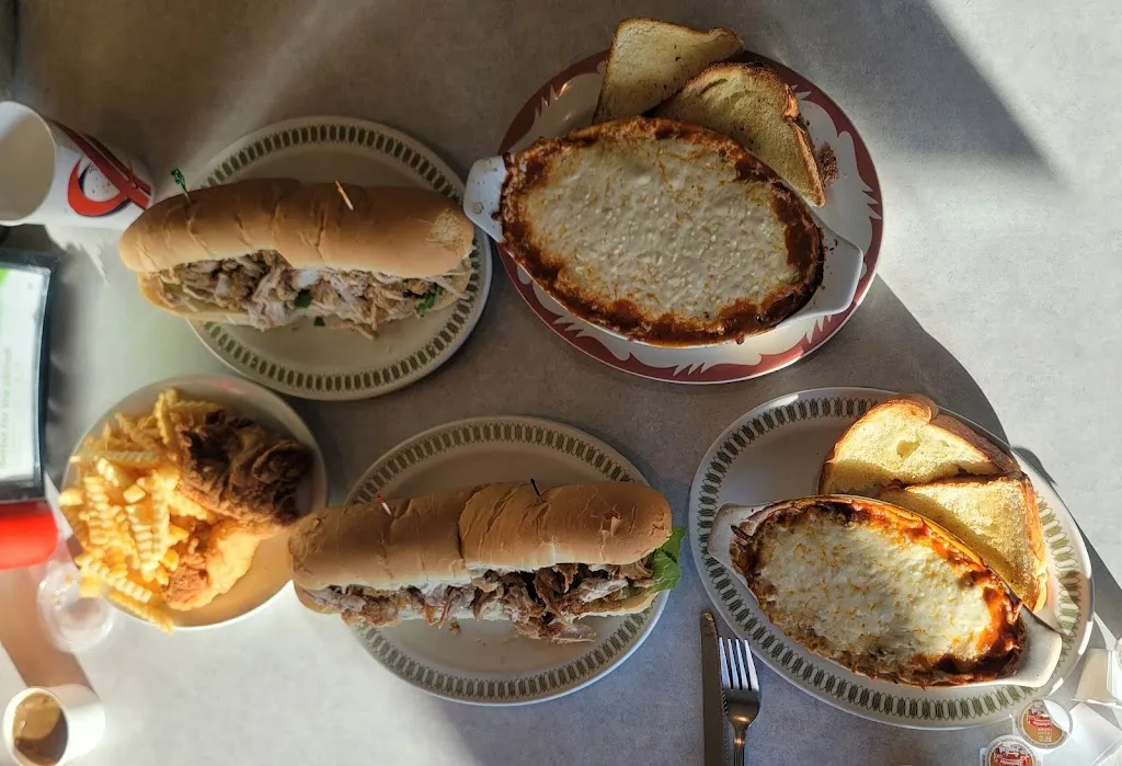 Derek Hansen_King's Chicken & Pizza_Rosthern_review