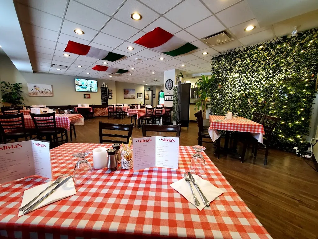Silvia's Italian Café restaurante en Regina