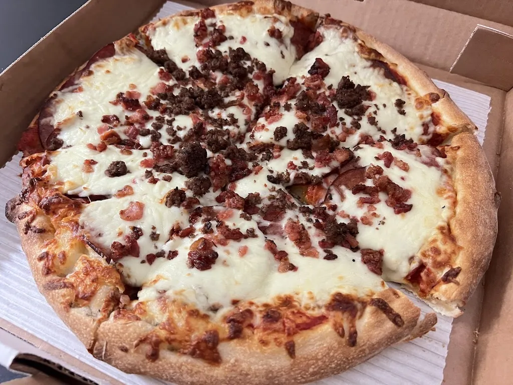 James Kan_Amanda Pizza + More_Shellbrook_reseña