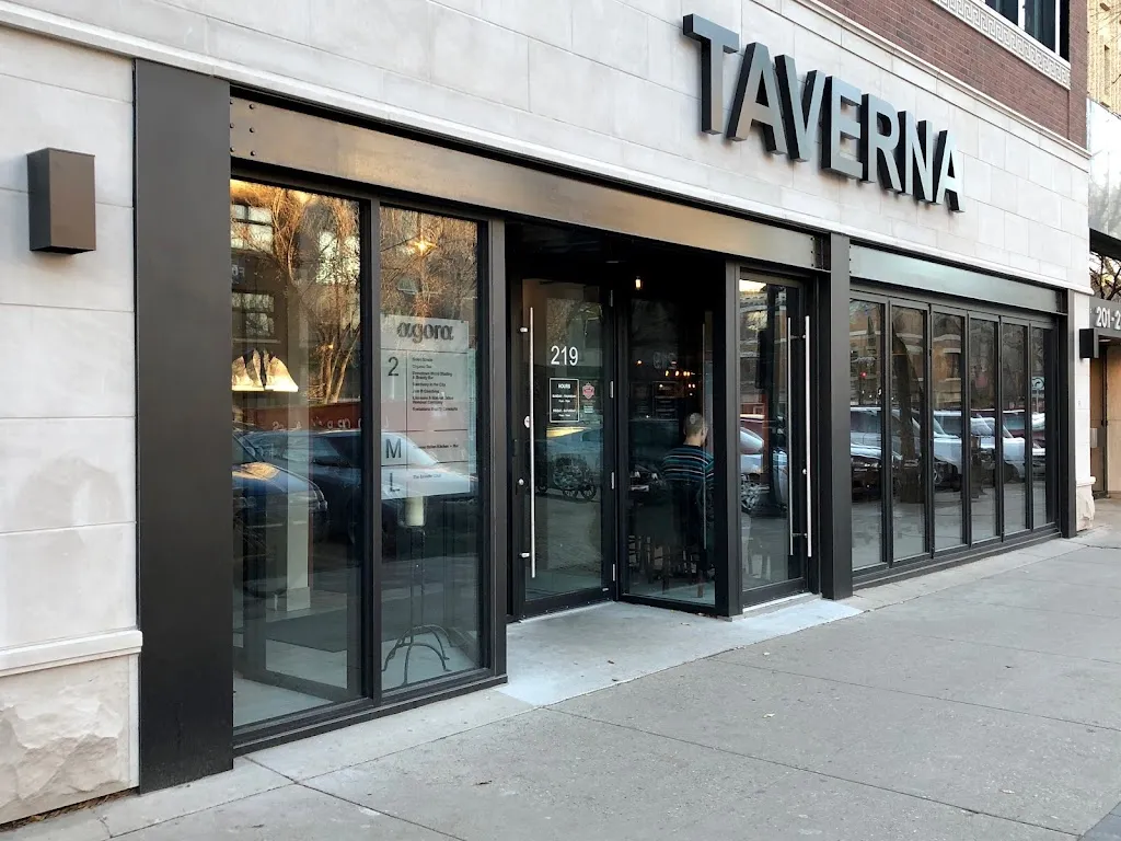 Taverna Italian Kitchen + Bar restaurante en Saskatoon