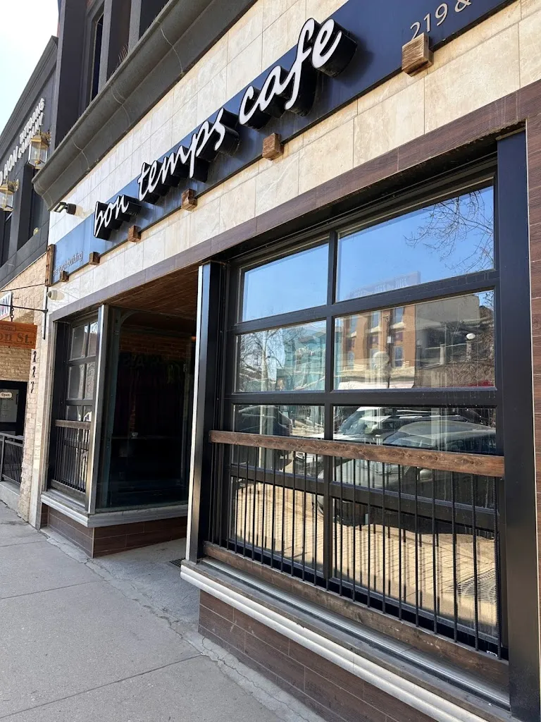 Bon Temps Cafe restaurante en Saskatoon