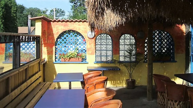Las Palapas Resort Grill restaurante en Saskatoon