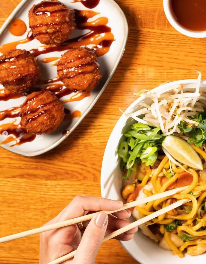 Wok Box - Centennial Blvd_Warman_slider_imagen_3