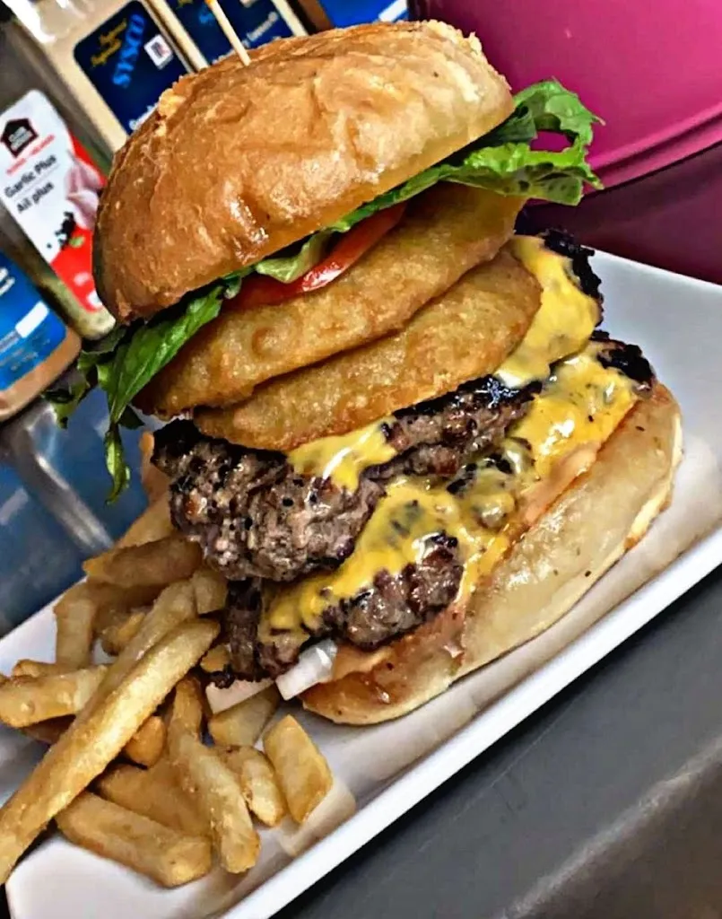 Detour Bar & Grill_Weyburn_slider_image_3