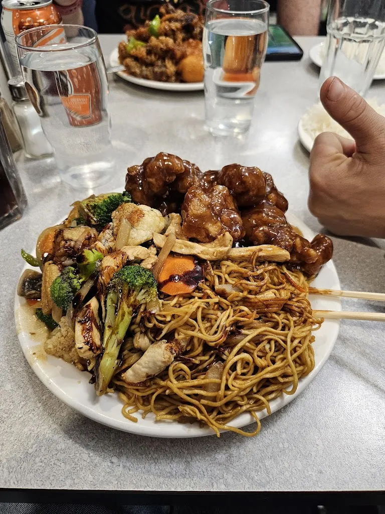 Ash D_Club Café_Weyburn_review