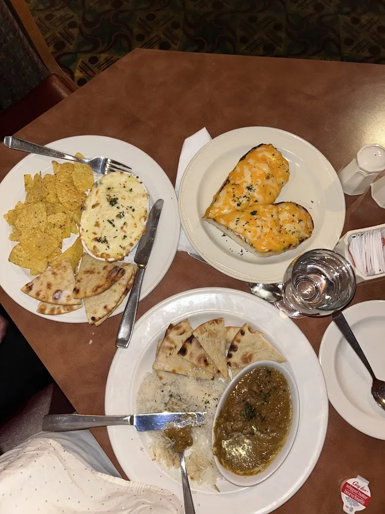Smriti Bhattarai_T & C Family Restaurant, Dallas Pizza_Weyburn_review