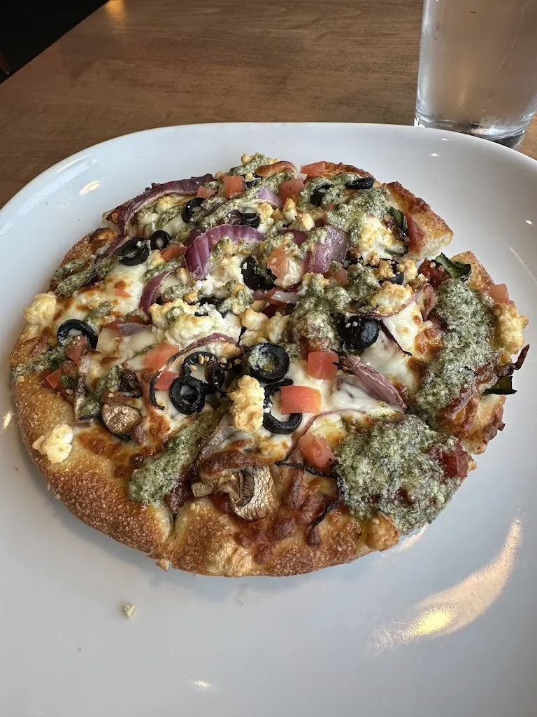 Boston Pizza_Weyburn_slider_image_3