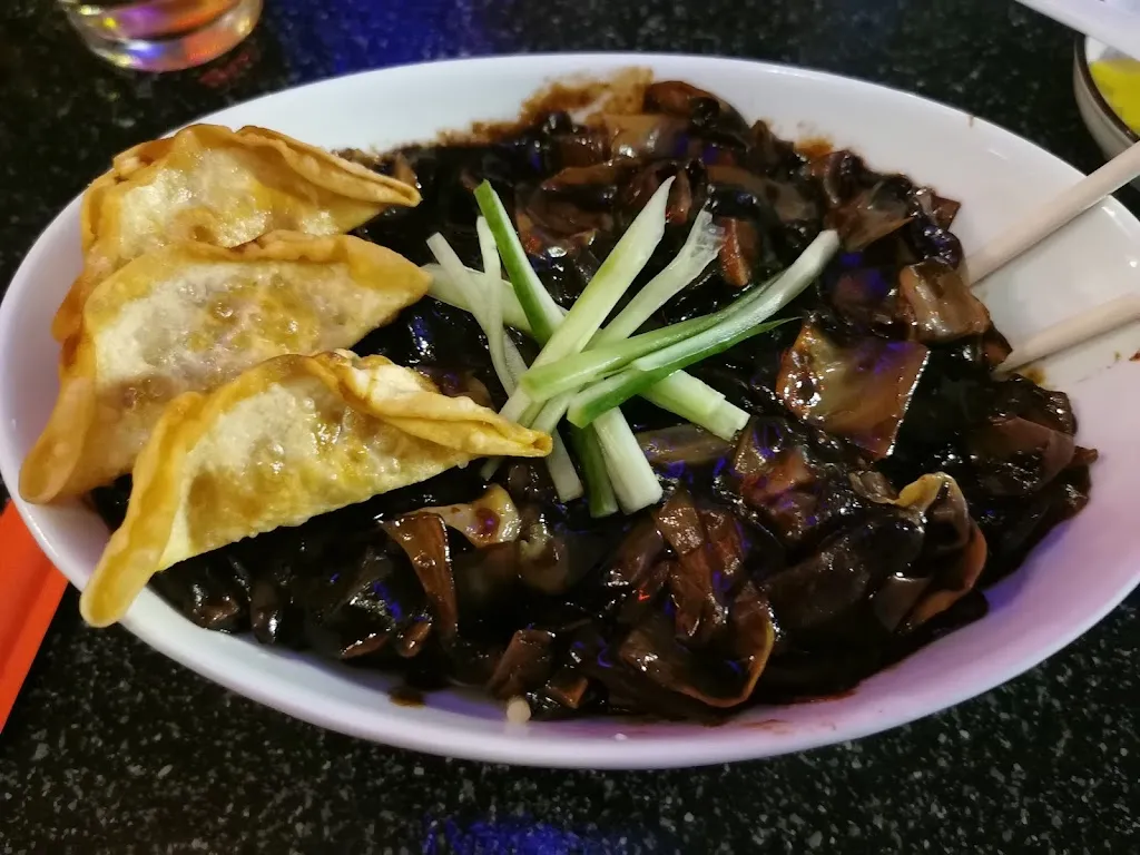 Krystle Fedoretz_Royal Hotel Dillinger's_Weyburn_review