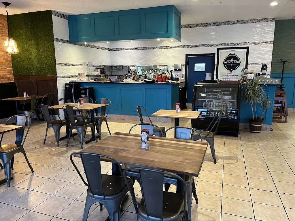 Twenty Eight Urban Kitchen restaurante en Stony Plain