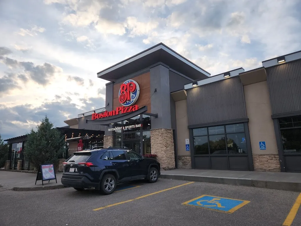 Boston Pizza restaurante en Strathmore