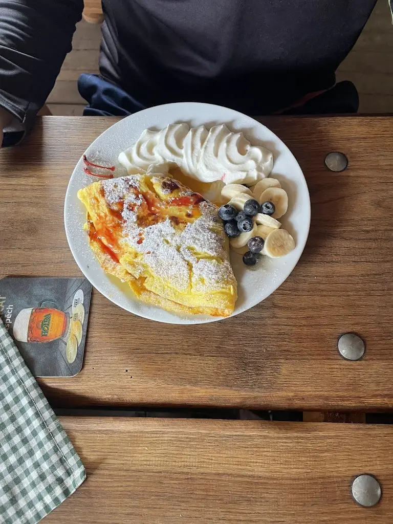 Klara Brychcínová_Občerstvení v Klubovně u Petry_Třeboň_review