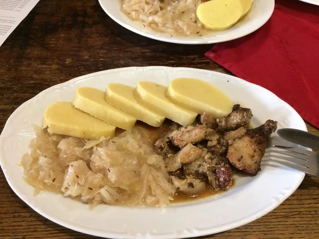 Vita Gridasova_Restaurace U Kaštanu_Včelná_review
