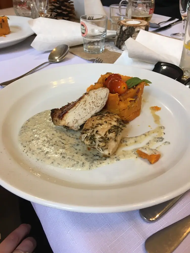 Zaidan Buhawa_Restaurace U kostela_Vacov_recensione