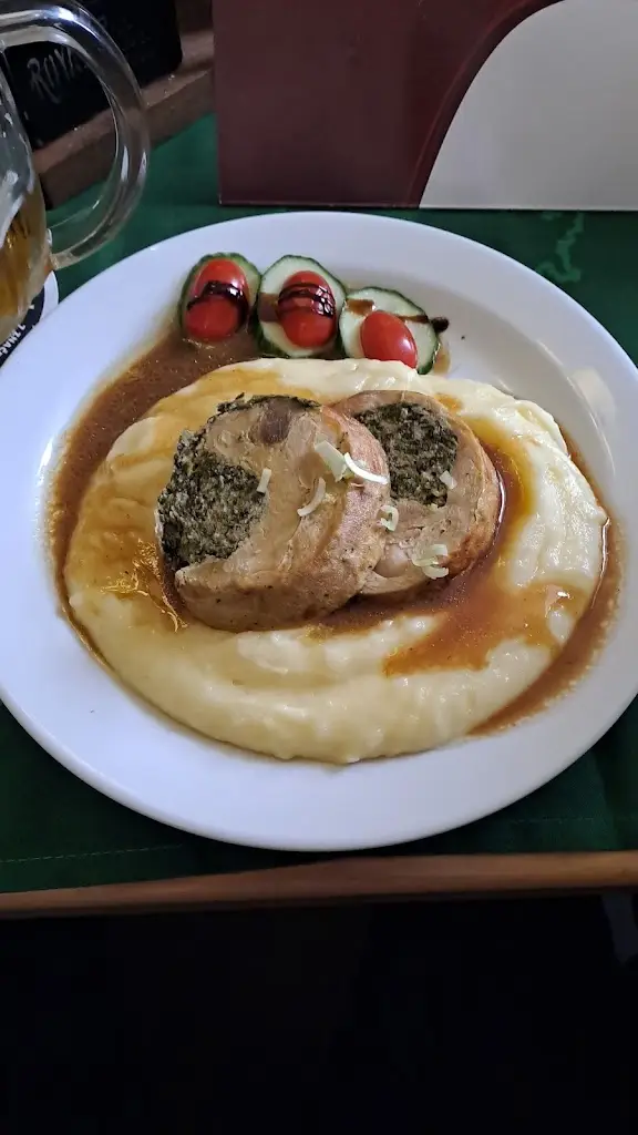 Martina Dohnalova_Restaurace U kostela_Vacov_recensione