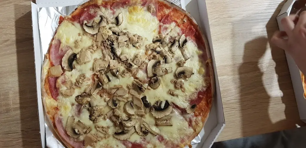michal mares_Pizzerie Velešín_Velešín_review