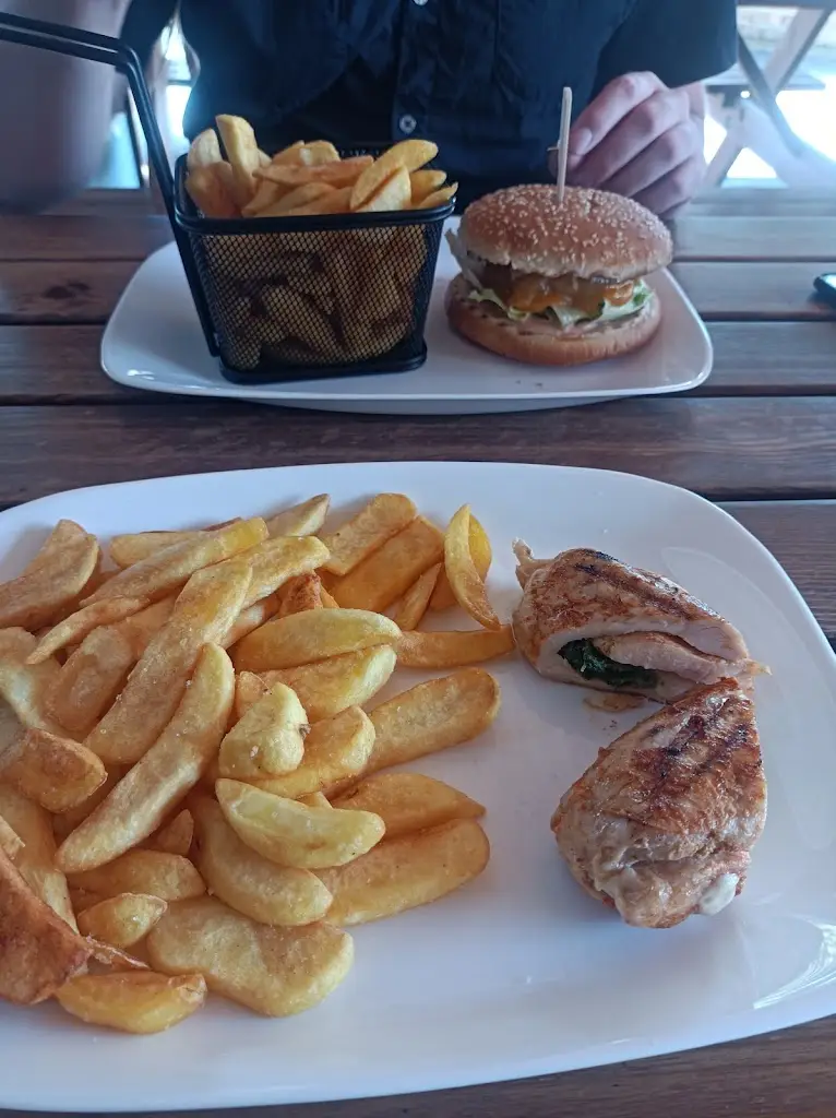 Klára Hreusová (Ladykleer)_Restaurace Trilobit Veselí nad Lužnicí_Veselí nad Lužnicí_review