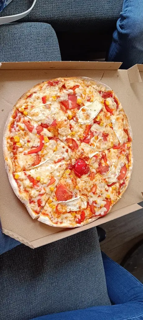 sneha patra_J&L’s pizza_Veselí nad Lužnicí_review