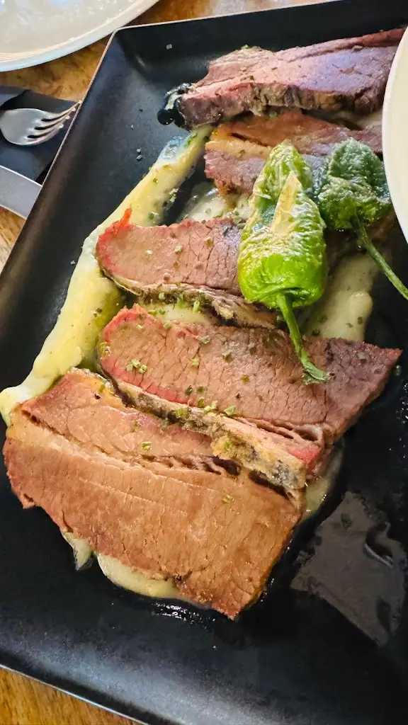 Dr Margaret Mun-Yee Cheung_Brisket Restaurante_Brloh_recensione