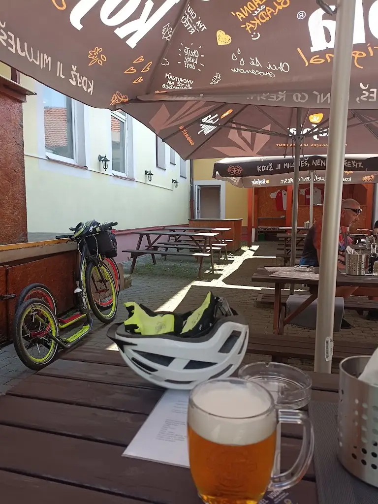 Ivana Karl Hošková_Restaurace Na Nové_Volyně_review