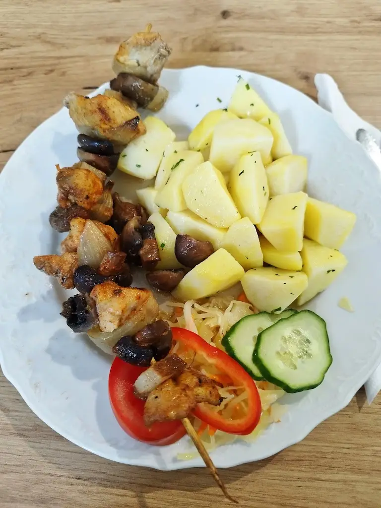 Maria Suetenko_Výletní Restaurace Sokolovna Bílovice nad Svitavou_Bílovice nad Svitavou_review