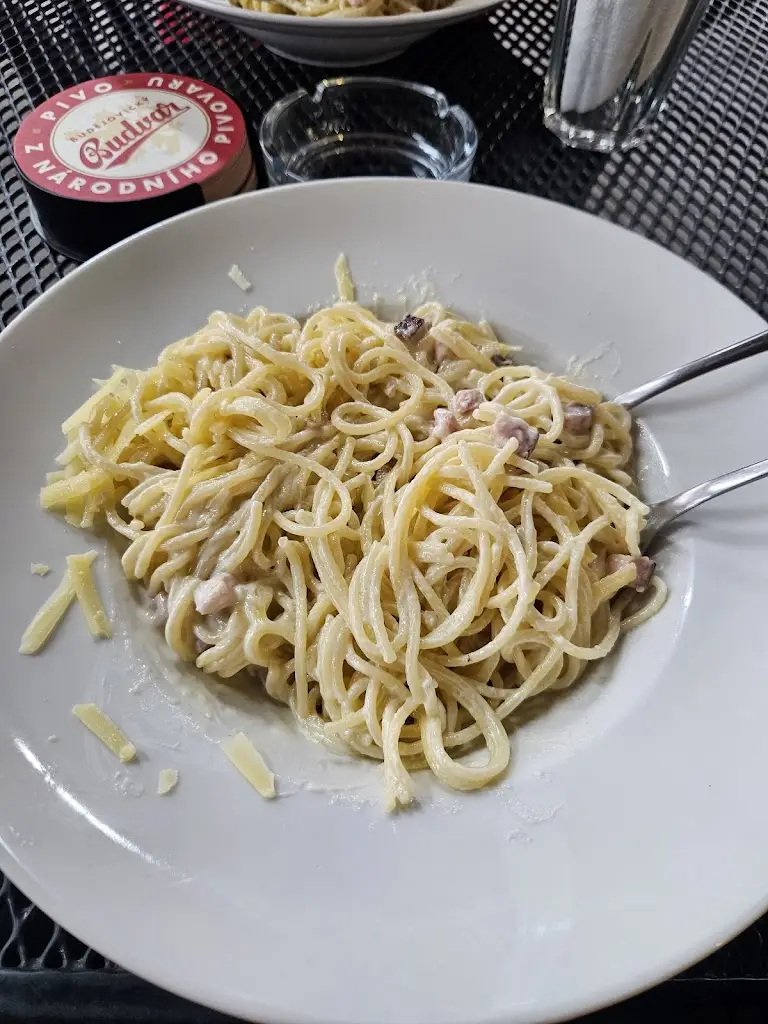 FoxMarty_Cafe&Wine_Adamov_review