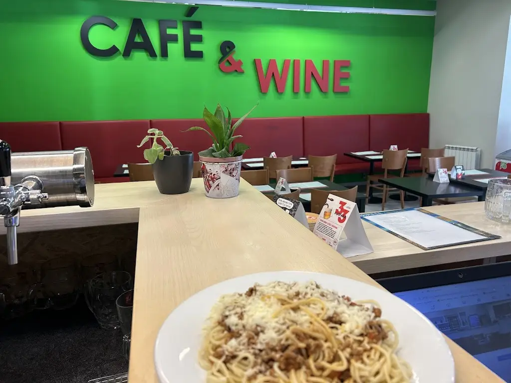 Ondřej Tomáš_Cafe&Wine_Adamov_review