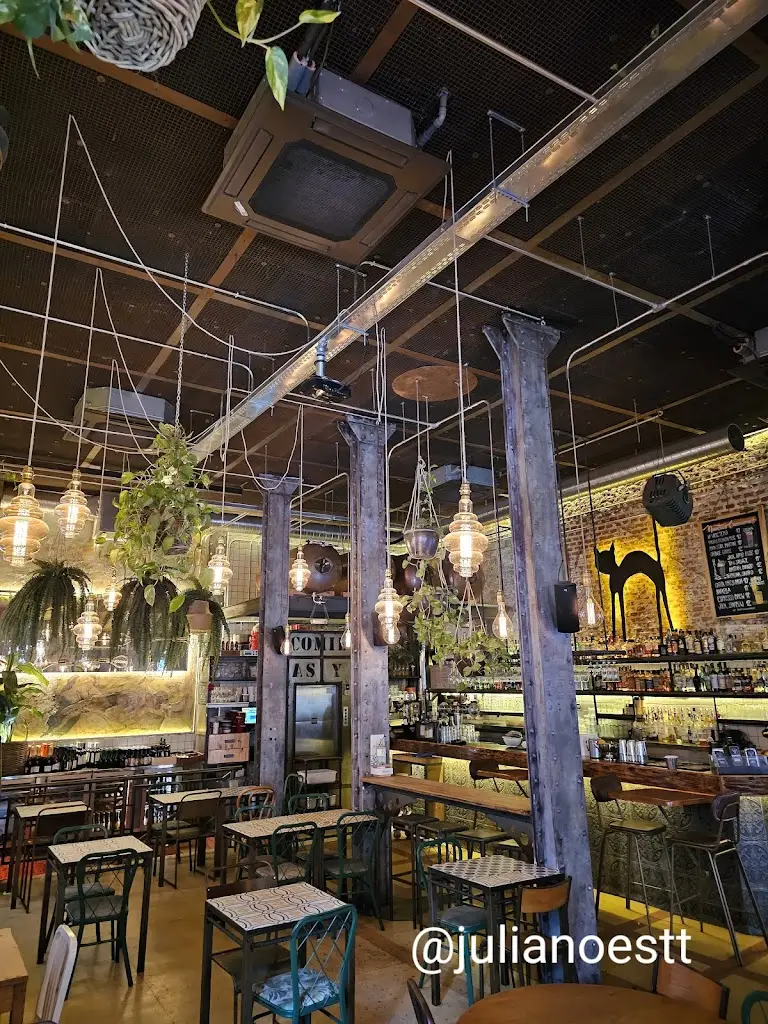 Juliano Estevão_Revoltosa Parque de Berlín_Brloh_review