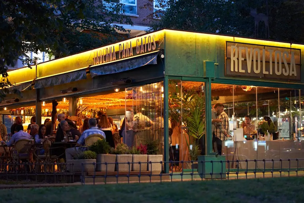 Revoltosa Parque de Berlín restaurant in Brloh