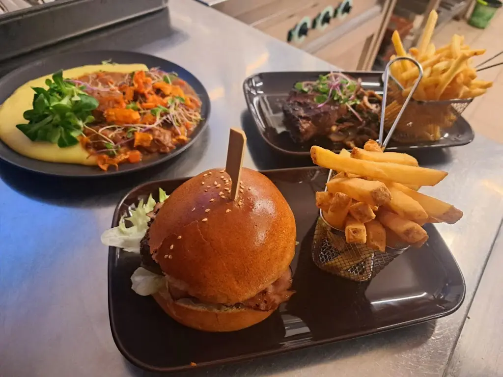 Hungry Bear Restaurace_Blansko_slider_image_2