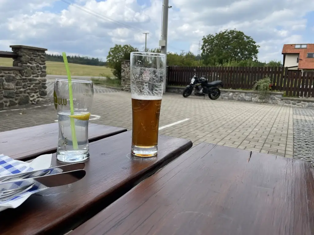 Ivo Handl_RESTAURACE HOŘICE U BLANSKA_Blansko_review