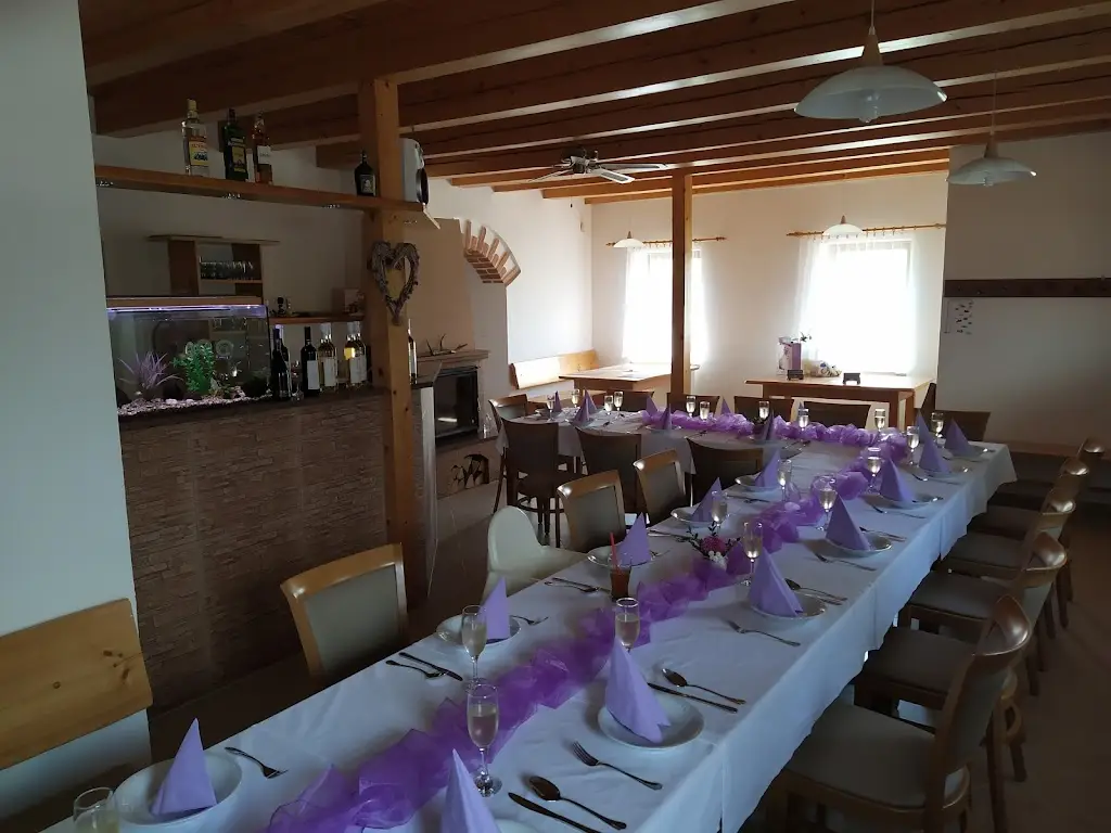 RESTAURACE HOŘICE U BLANSKA_Blansko_slider_image_1