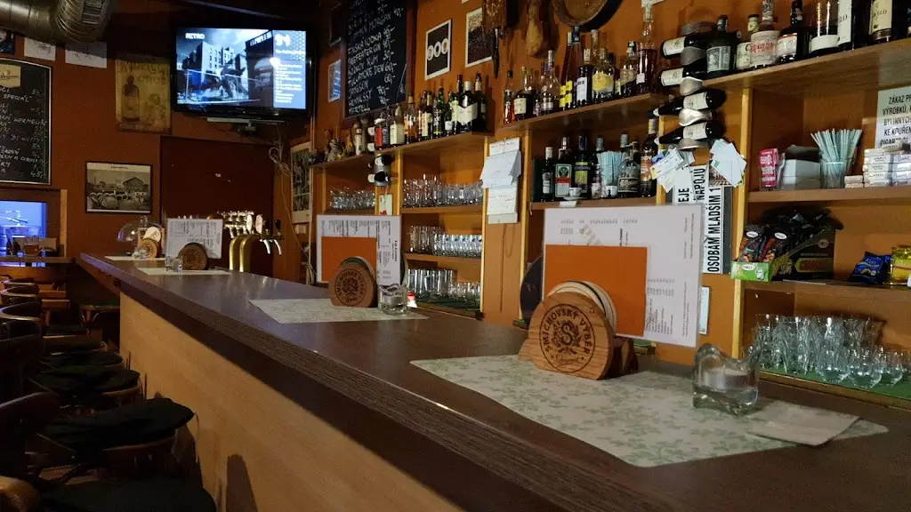 Joseph Deignan_Koruna - Snack Bar_Blansko_review