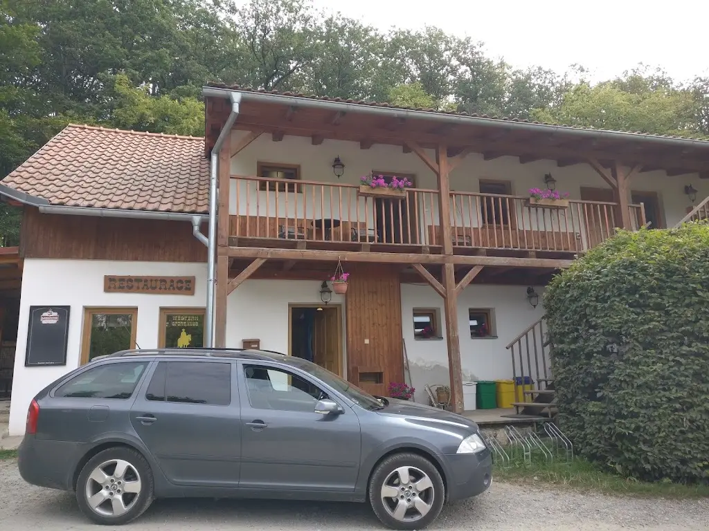 Tomas Hampl_Penzion U Strakatého koně_Blansko_recensione