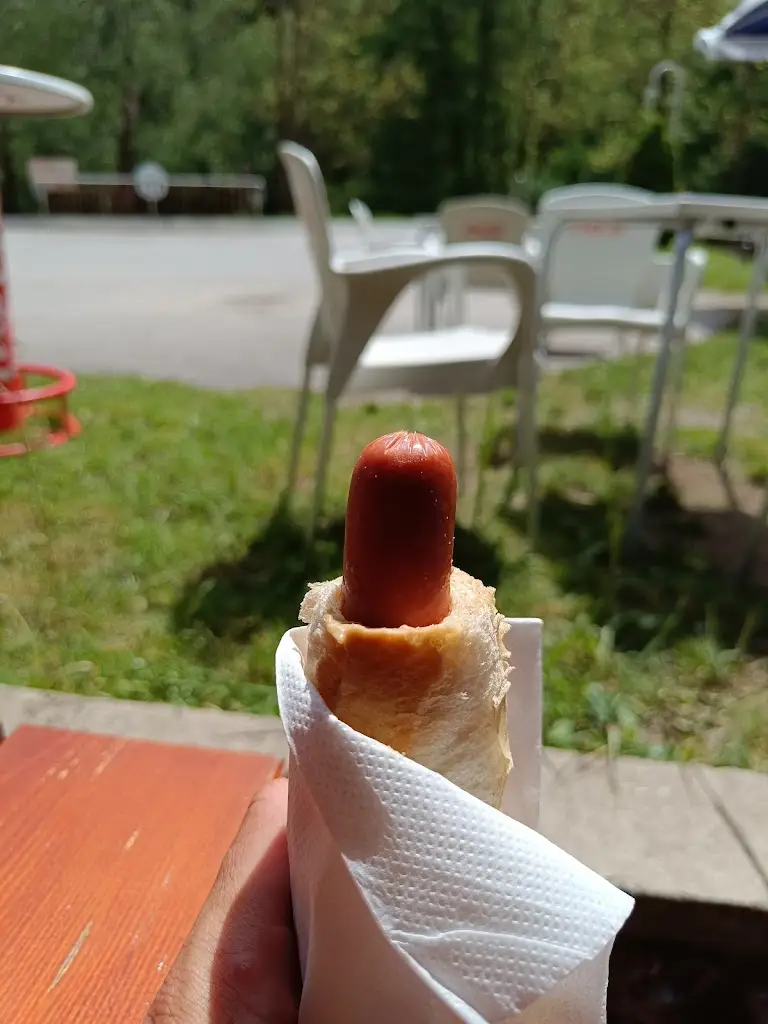 Tomas Trachtulec_Rychlé občerstvení Skalní Mlýn_Blansko_review