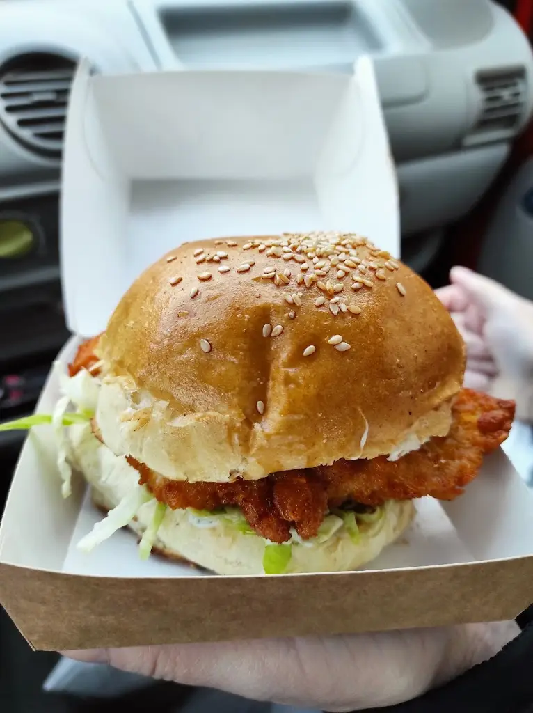 Ondřej Vichta_ŽRAWÝ BÝK - Aktuální otevírací doba a menu na FB Žrawý býk_Blansko_review