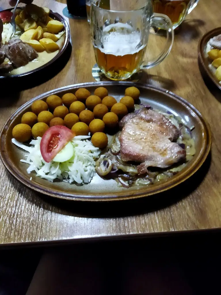 Dita Karlová_Bowling Sport Bar_Blížkovice_review