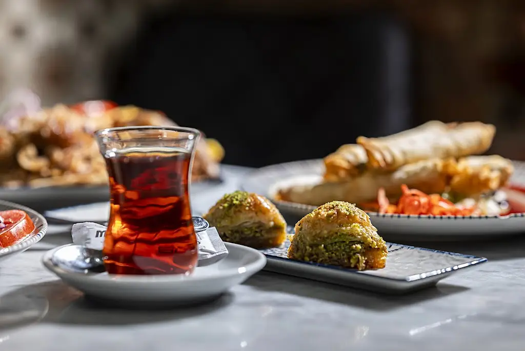 Bosforos Turkish Restaurante Montera // Restaurante turco 100% Halal_Borek_slider_image_3